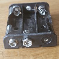 Batteriehalterung für 3x AA Batterien schwarz