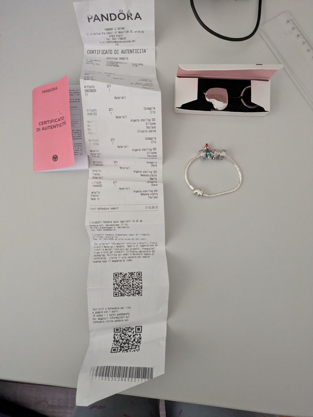 Pandora Bracciali & Braccialetti: Pandora Armband mit 3 Charms Sterling Silber 925 – Nuovo e nell'imballaggio originale da Leibstadt venduto da Mareli18