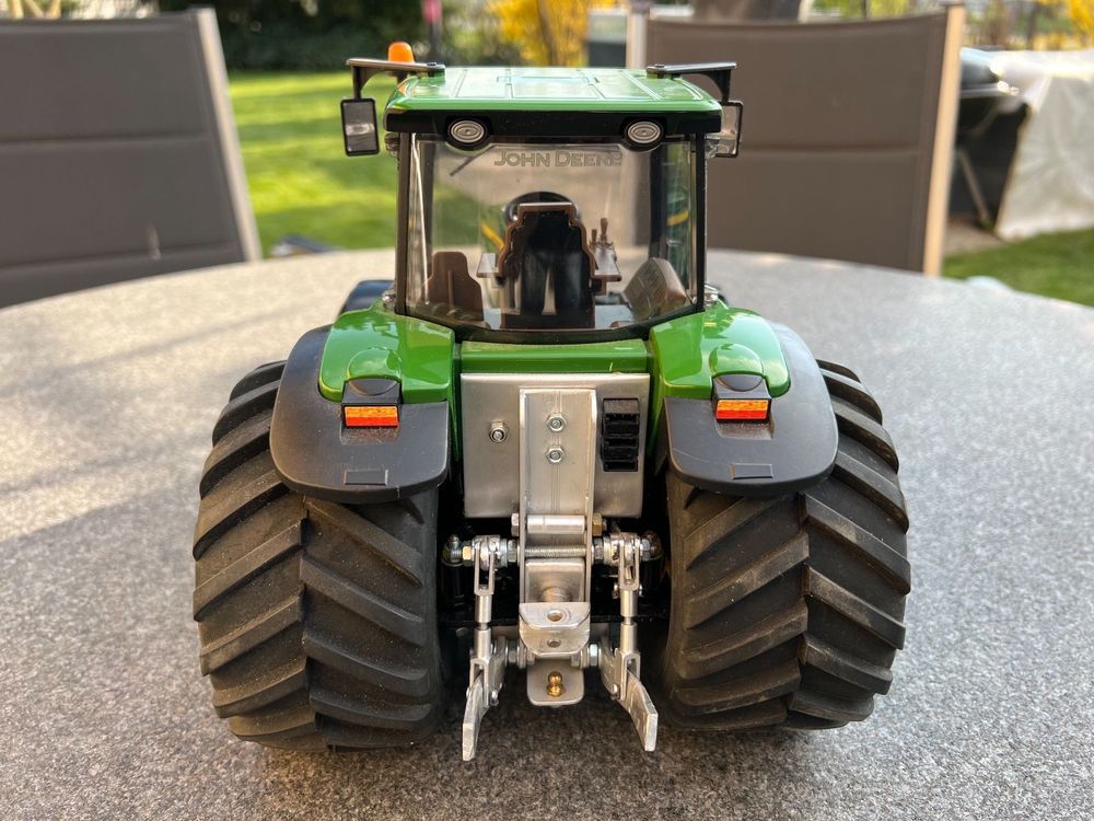 Tracteur John Deere 7930 en jouet 1/16