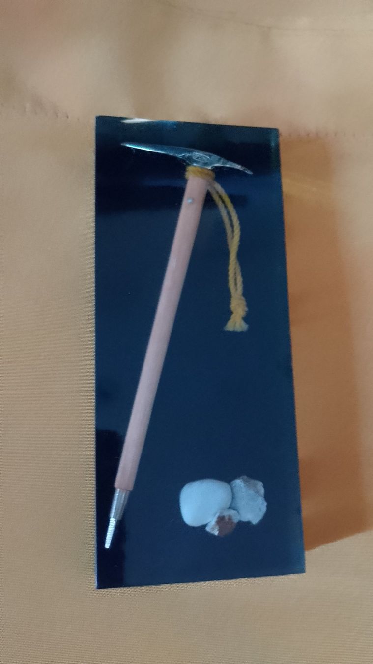 Alle Werkzeuge: Werk Zeug _ Steine _Sammlung im Glas – Gebraucht aus Basel von mus_27md 1
