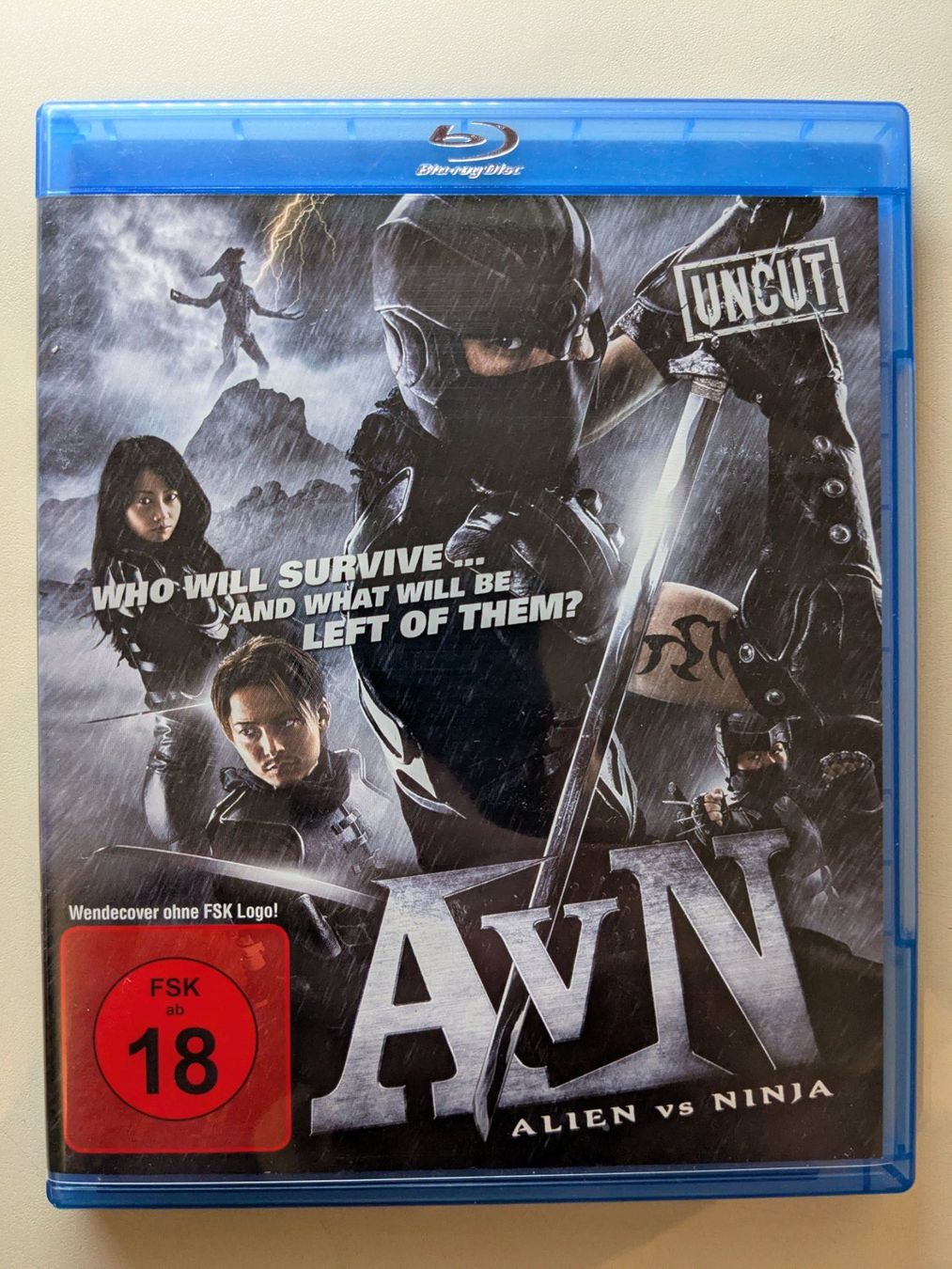 Alle DVDs: AvN: Alien vs. Ninja (Uncut) [Blu-ray] – Gebraucht aus Port von gecotom