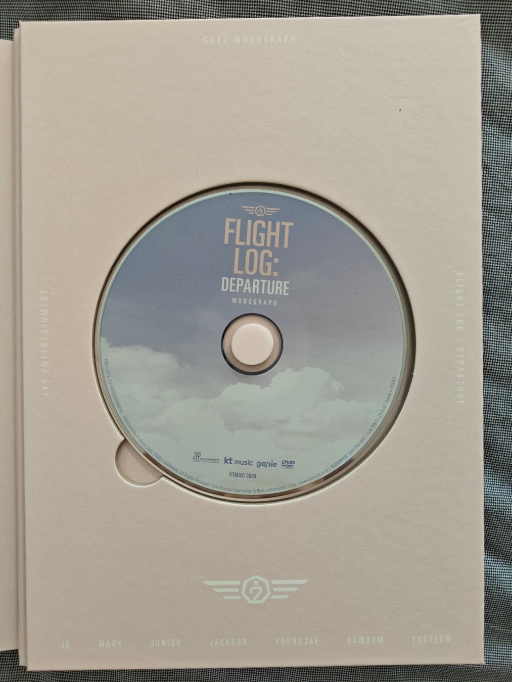 CD: GOT7 Flight Log: Departure Monograph (Avec DVD) – Nuovo (secondo la descrizione) da Carouge GE venduto da Andelie 4