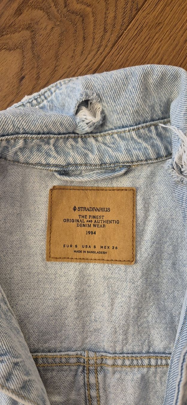 Stradivarius Jacken: Stradivarius Jeansjacke hellblau Grösse S gebraucht – Gebraucht aus Horgen von caipiman 1