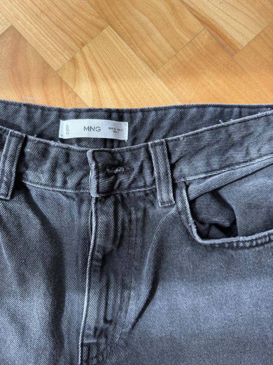 Mango Jeans: Mango gerade Jeans mit mittlerer Bundhöhe, schwarz, Gr. 36 – Usato da Lachen SZ venduto da ali_5xw5 2