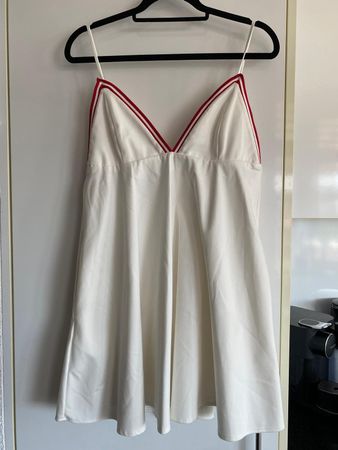 ZARA Kleid weiss mit roten Biesen Grösse L neuwertig