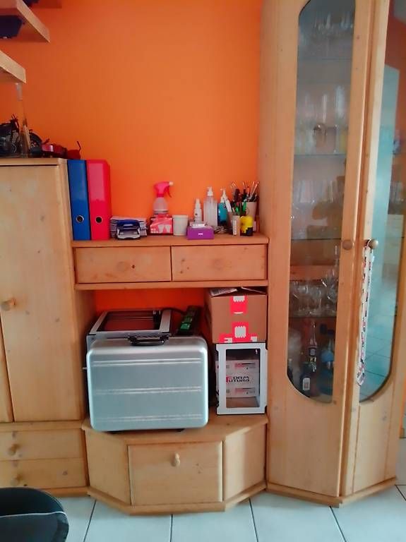 Armoires: Kleiderschrank mit Vitrine – D'occasion à Giubiasco par pagi2 2
