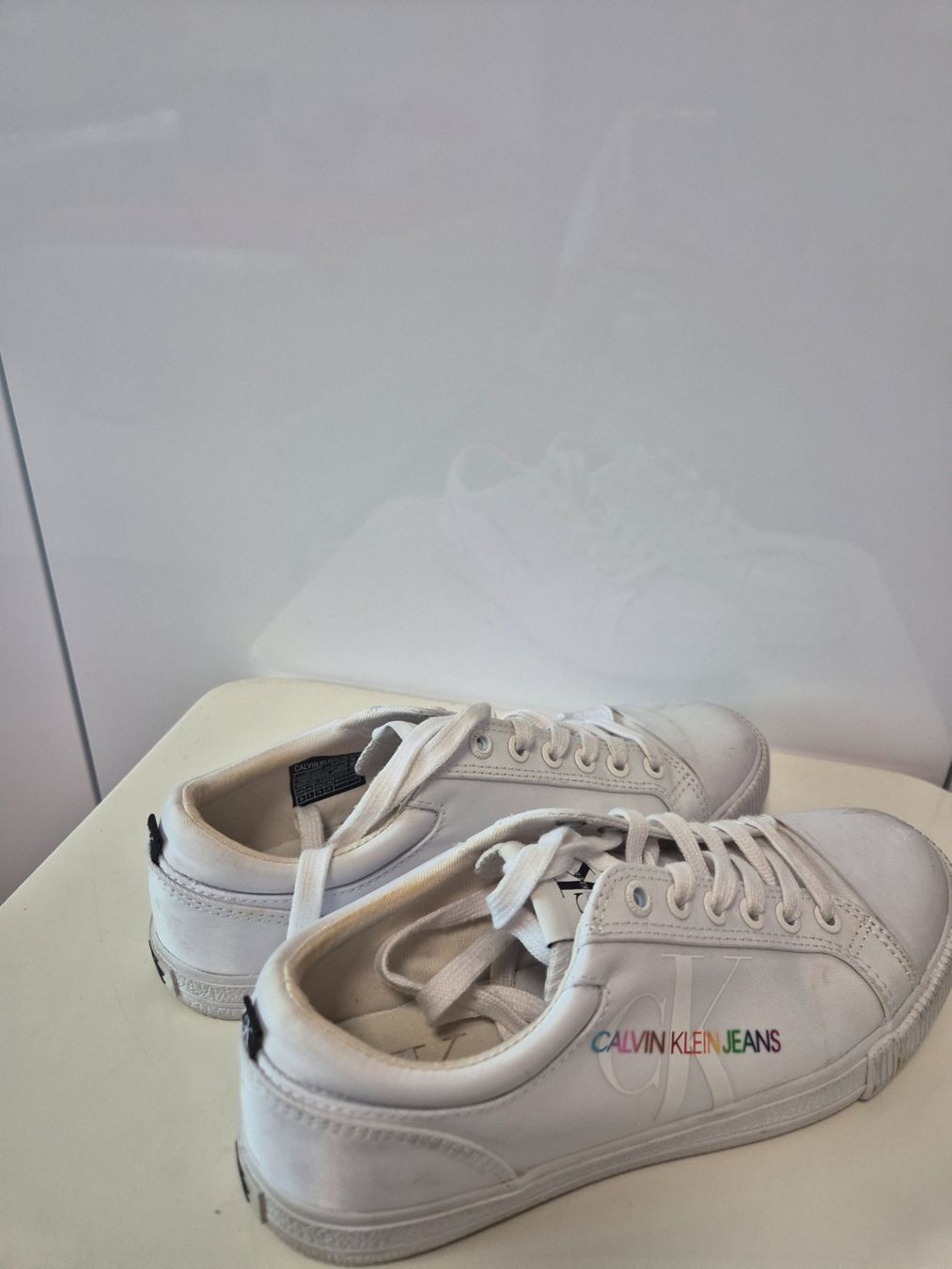 Calvin Klein Scarpe da donna: Weisse Calvin Klein Jeans Sneaker Gr. 38 – Usato da Glattfelden venduto da Jenoptik