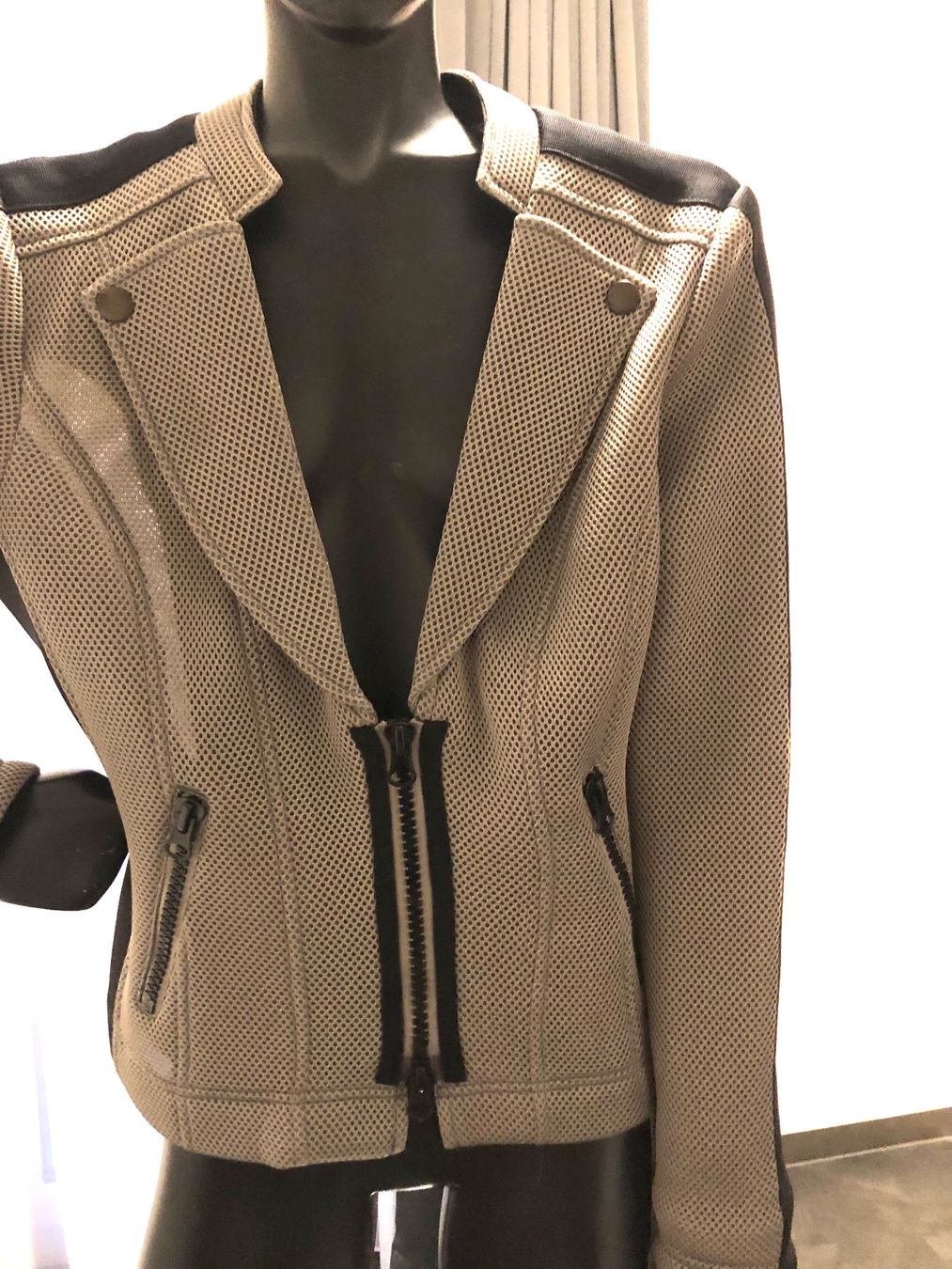Giacche: Jacke Neu 38 – Nuovo (secondo la descrizione) da Uttwil venduto da Mirabellablau