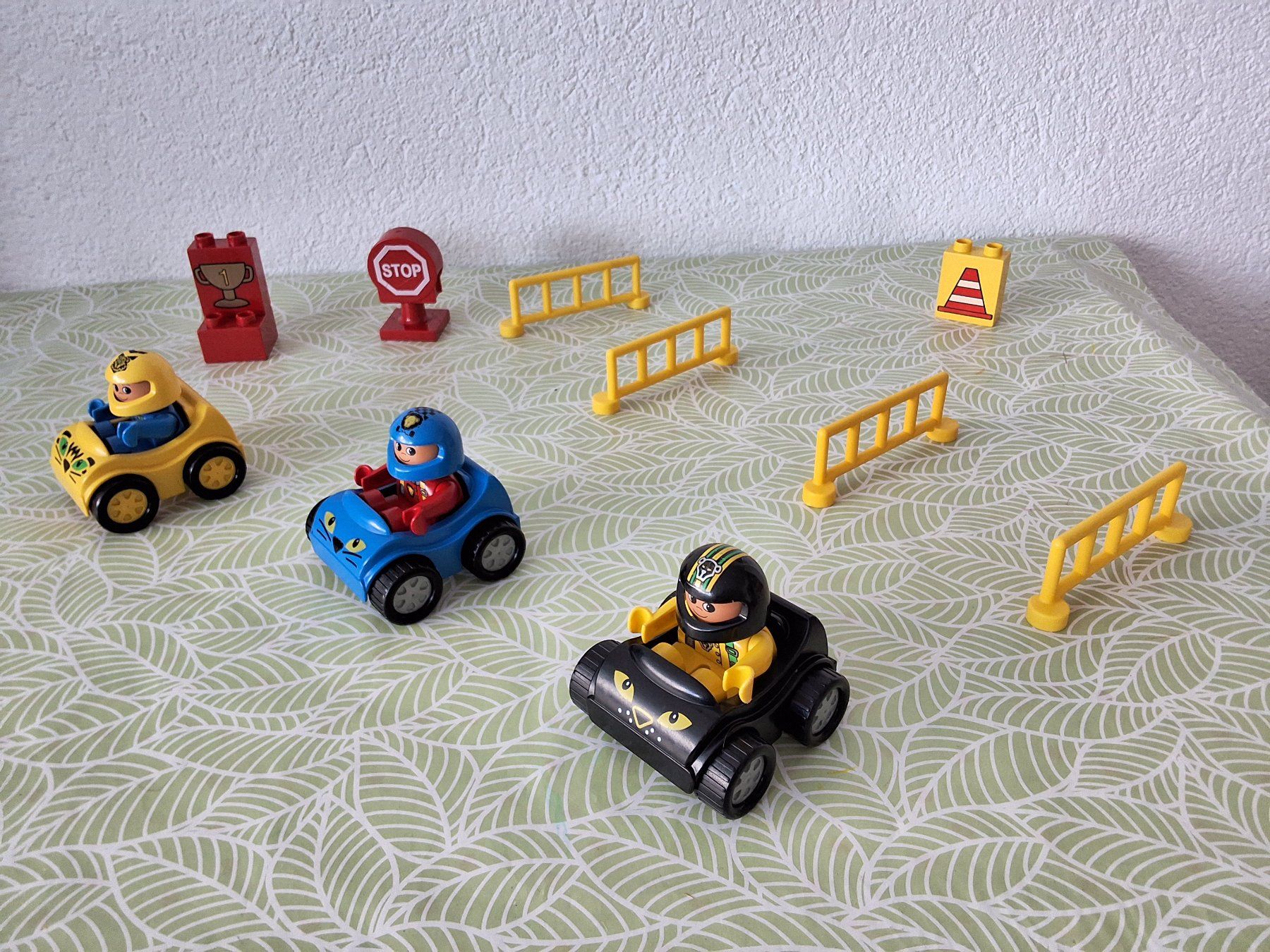 Lego Giocattoli: Lego Duplo Rennfahrer Trio – Usato da Liebefeld venduto da moony4blue 1