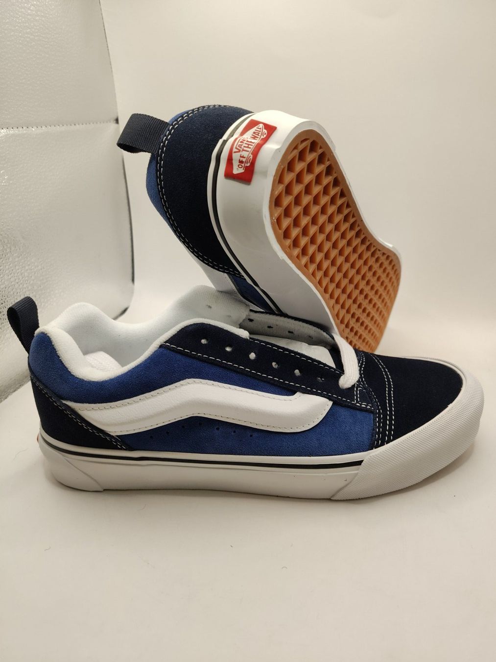 Vans Scarpe da uomo: Vans - Knu Skool - Navy/True White Gr. 40 – Nuovo e nell'imballaggio originale da Dällikon venduto da Retouren_Resale
