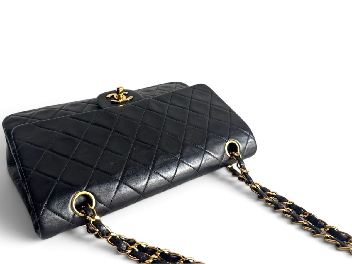 Chanel Taschen für Damen: CHANEL Lambskin Quilted Medium Double Flap Tasche – Gebraucht aus Kriens von hannaandkiko 7