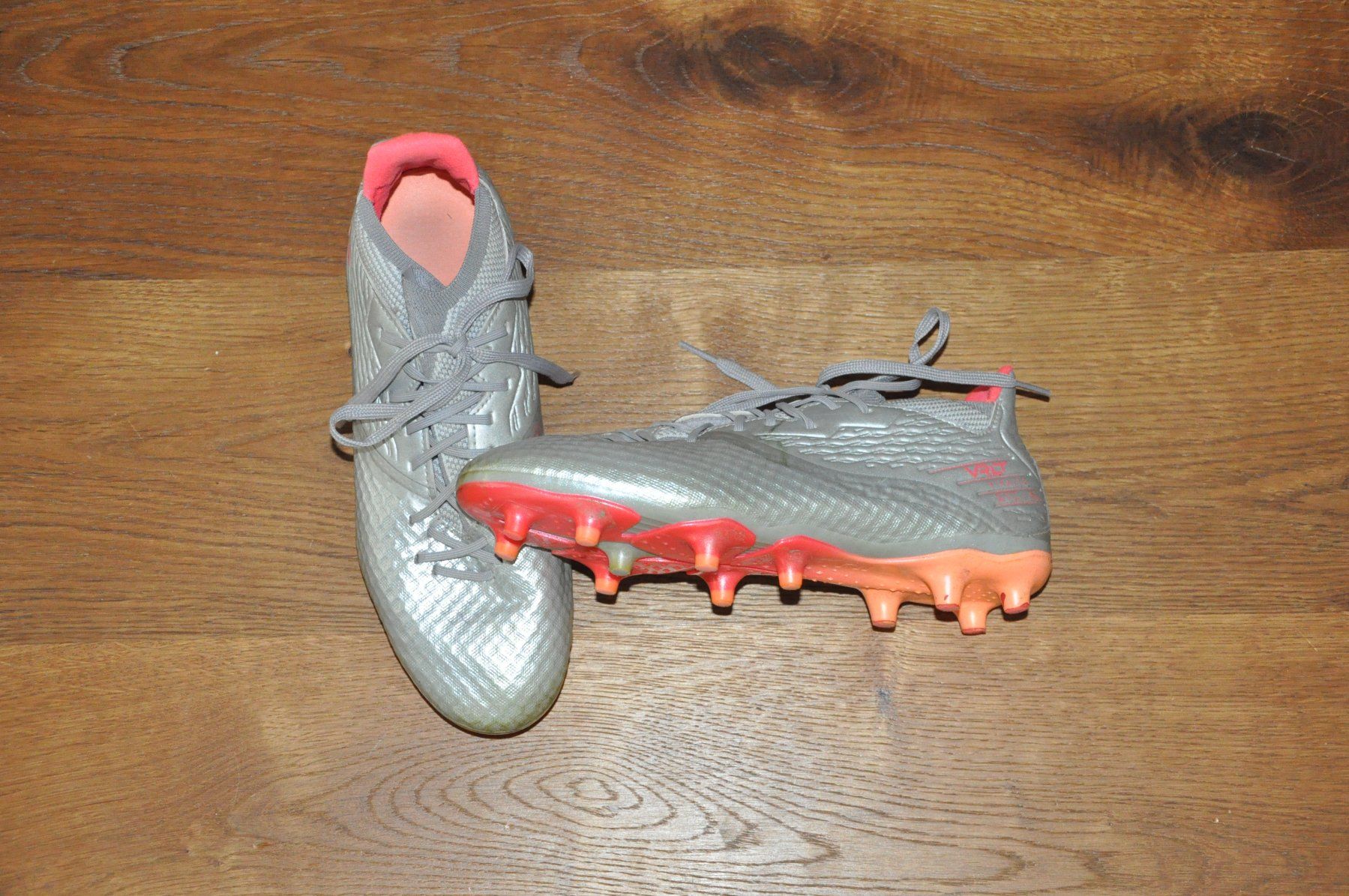 Decathlon Scarpe da uomo: Fussballschuhe Kipsta Gr. 41 – Usato da Rain venduto da lucerne