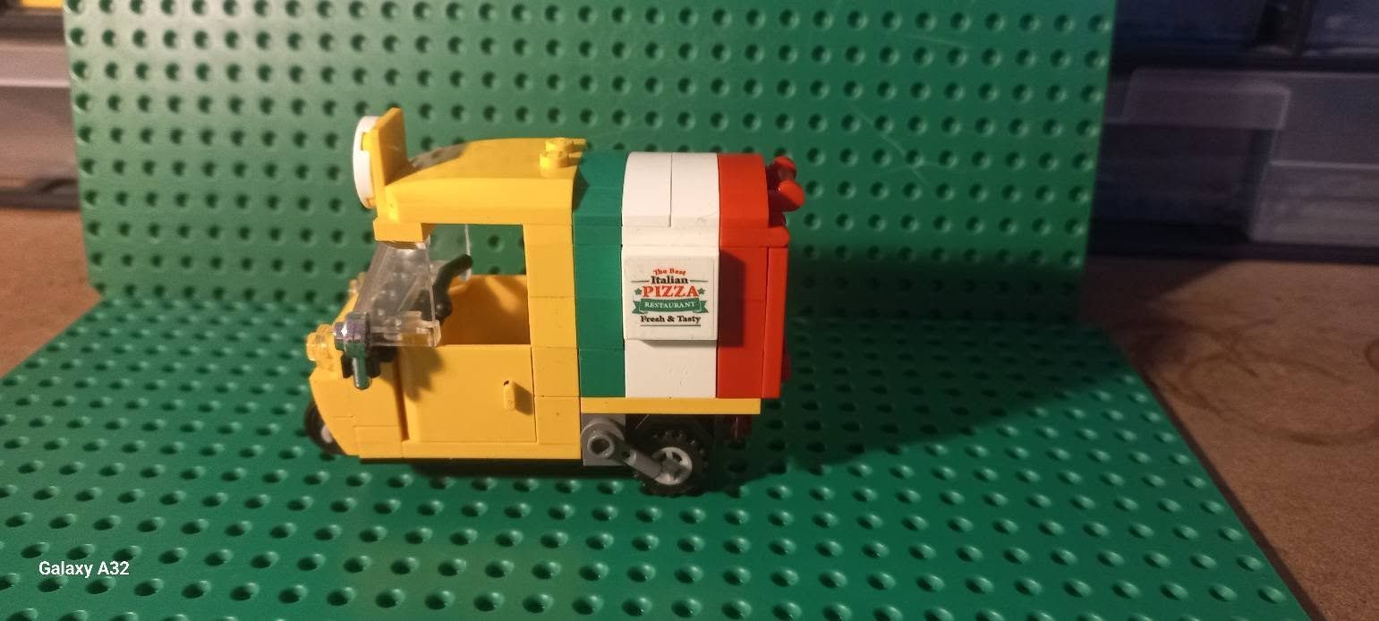 Lego Spielzeuge: Le livreur de pizza Lego – Gebraucht aus La tour de treme von Legocreation82 2