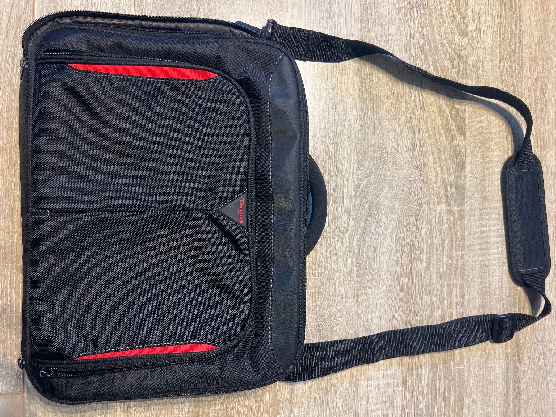 Targus Taschen: Targus Laptop Tasche, neuwertig! – Neu (gemäss Beschreibung) aus Stalden VS von Mister_20