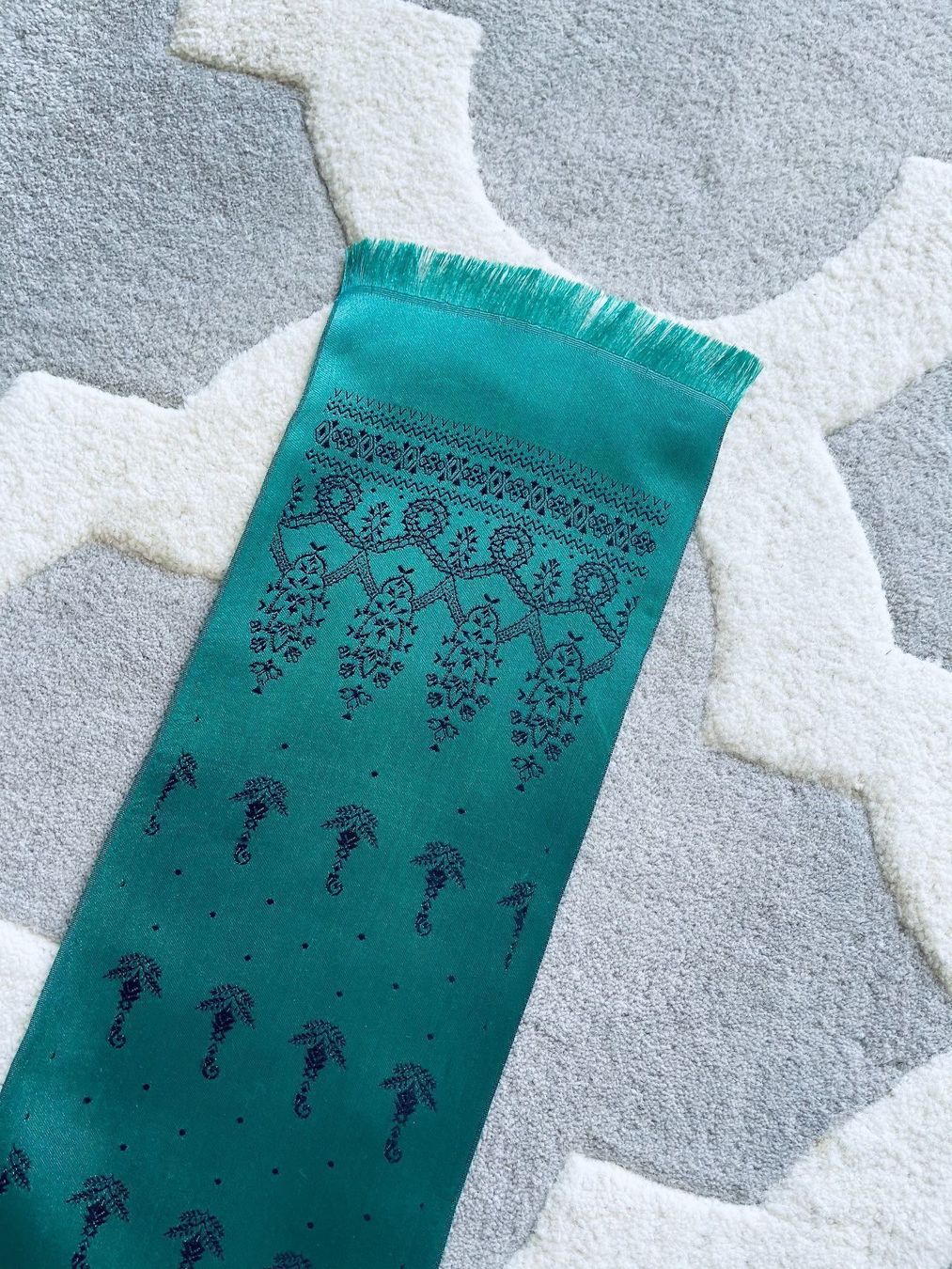 Foulard & Sciarpe: Seiden Foulard – Usato da Winkel venduto da KaschmirArt 4