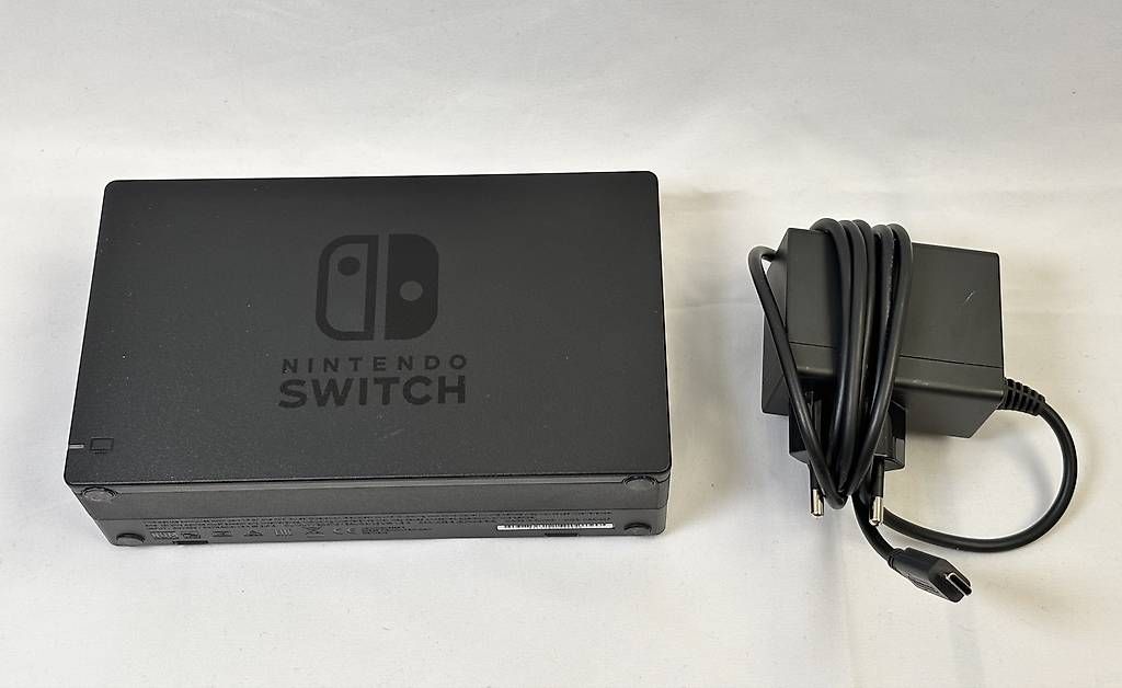 Nintendo Consoles: Nintendo Switch Console + Mario Odyssey + Accessori – D'occasion à Gordola par kar_gy5g 7