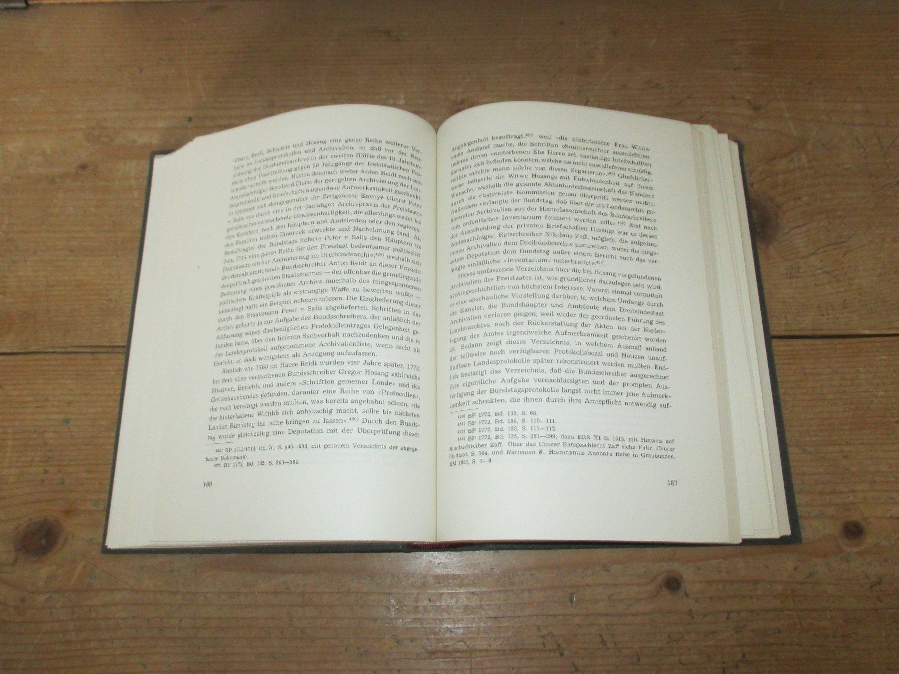 Bücher: Staatsarchiv Graubünden Band I, 1957 – Gebraucht aus Flims - Dorf von Stagediver 3