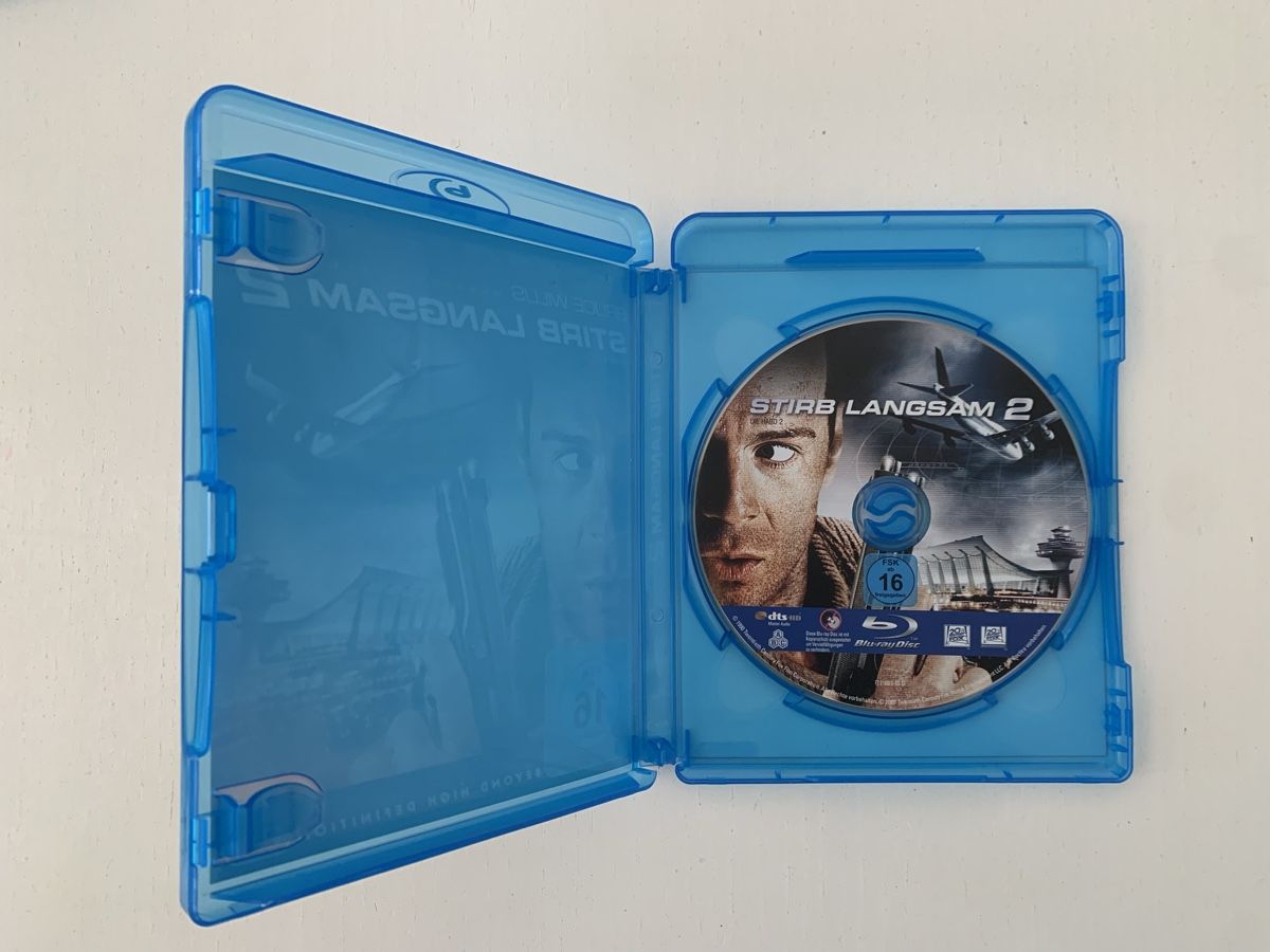 Tutti i DVDs: Die Hard & Die Harder / Strib Langsam 1 & 2 - Blu-ray – Usato da Zürich venduto da createdindust 3