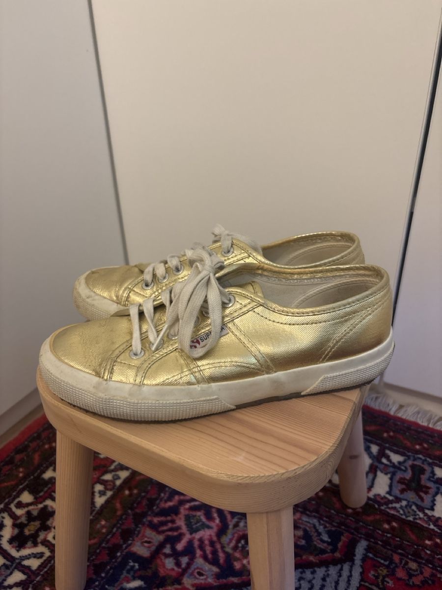 Superga Scarpe da donna: Basket Superga dorée – Usato da Pully venduto da miss3shai 1