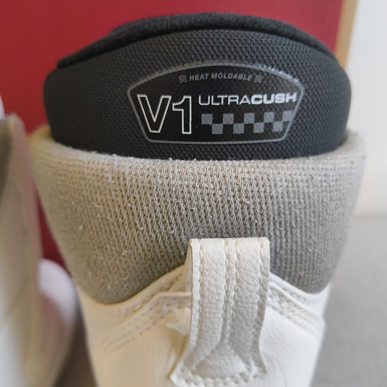 Vans Damenschuhe: Vans Encore OG Snowboard Boots - weiss, Grösse 37 – Neu und originalverpackt aus Uitikon Waldegg von PJLS1 4