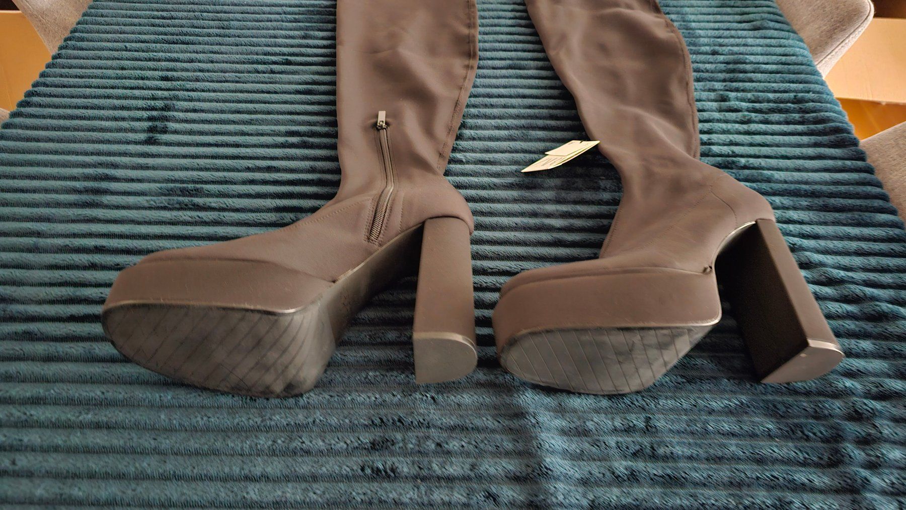 Zara Scarpe da donna: Zara Thigh High Boots – Nuovo (secondo la descrizione) da Wetzikon ZH venduto da sei_kmj7 1
