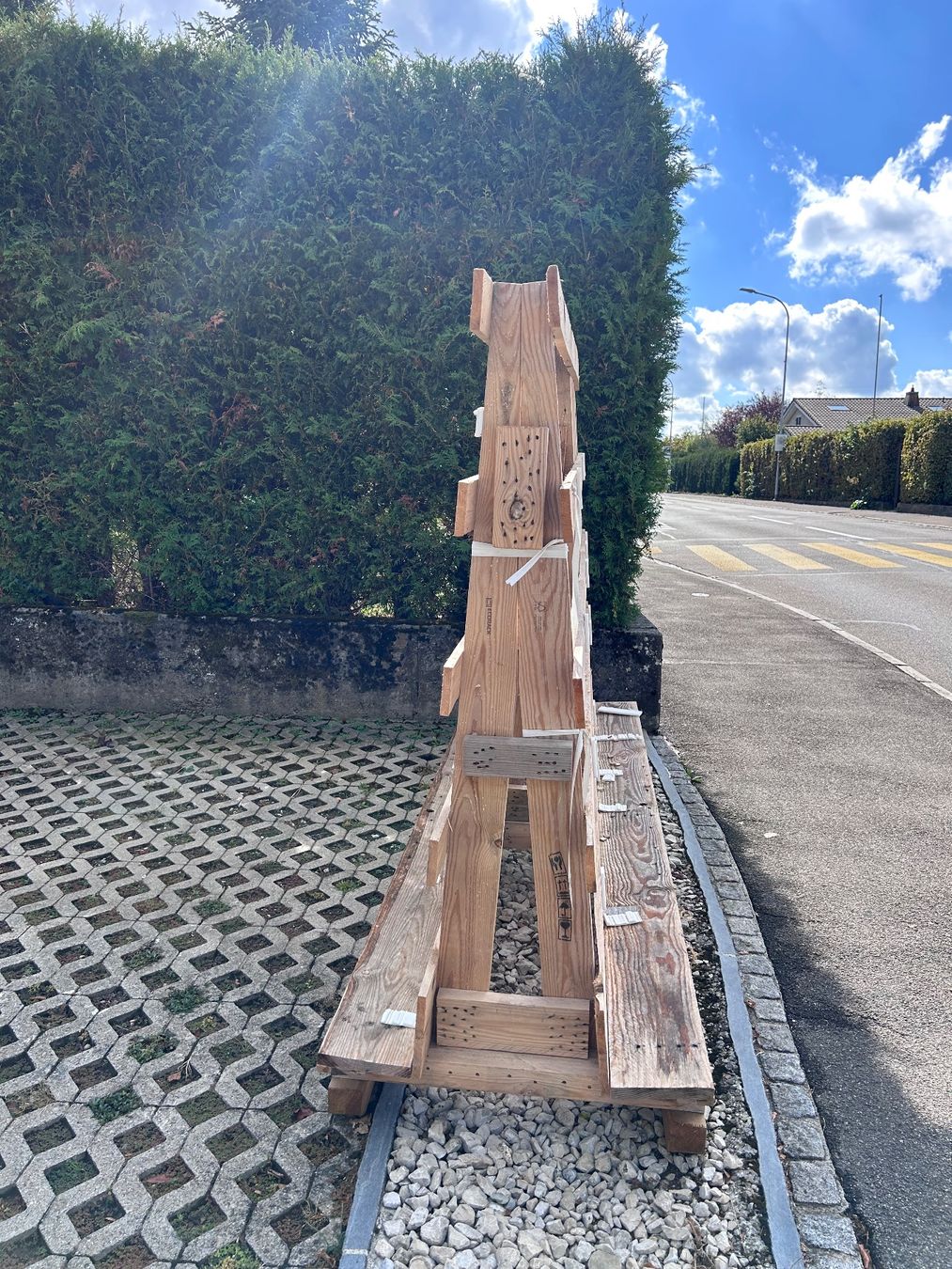 Sonstige Dekorationen & Accessoires: Fensterbock – Gebraucht aus Möriken AG von sim_kkr7 1