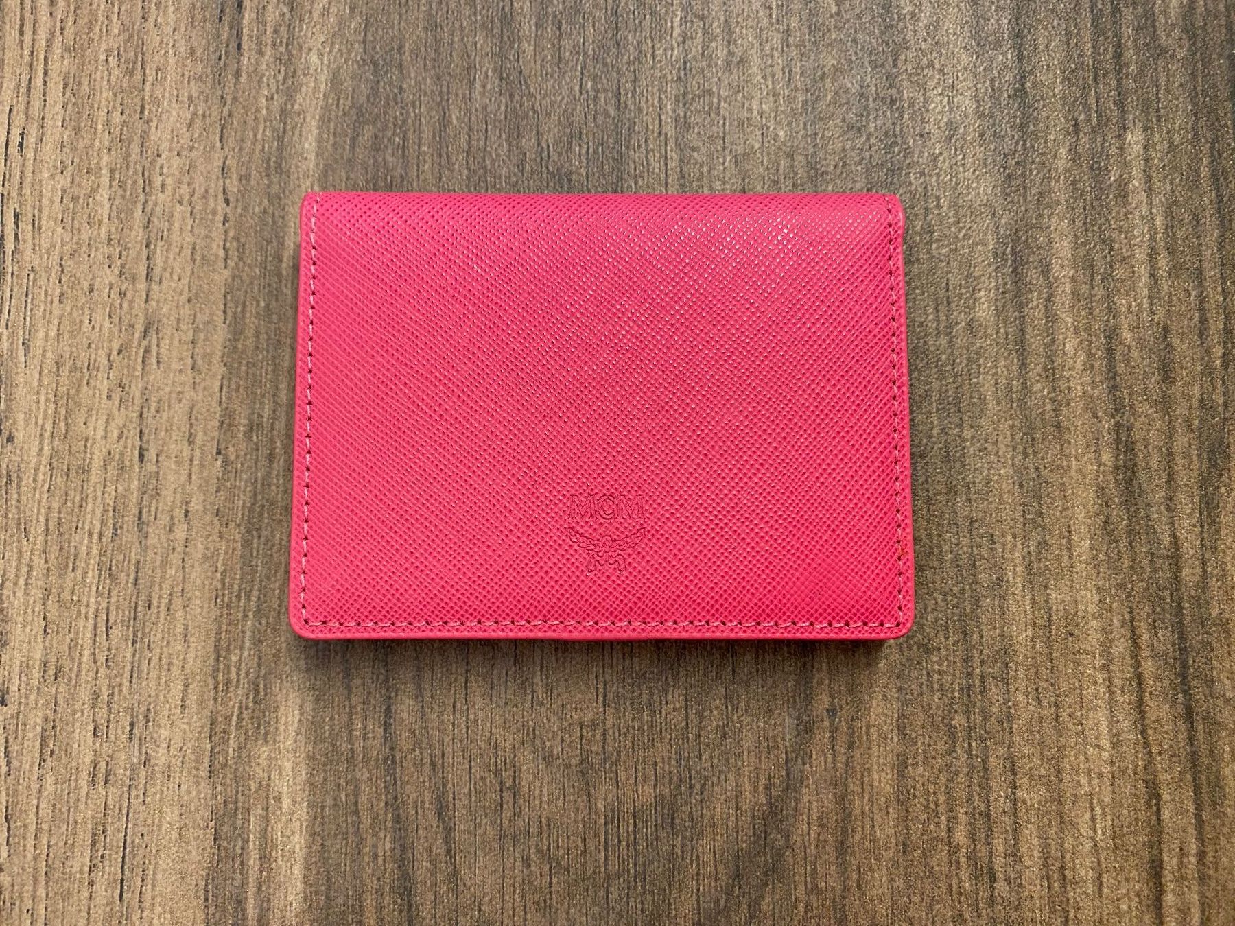 Mcm Portamonete: MCM Spiegel / Kartenhalter pink – Usato da Pratteln venduto da a23_j2gs 1