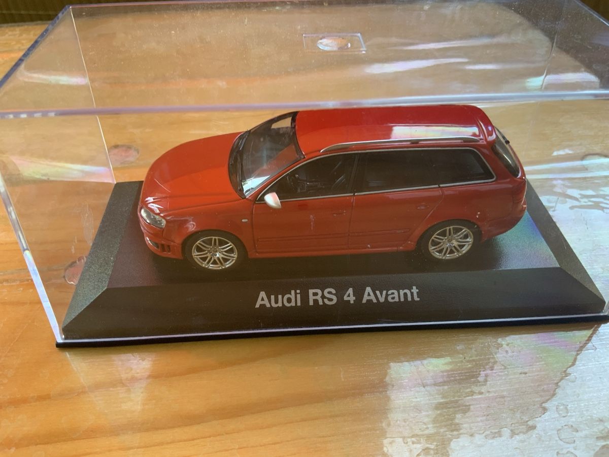Minichamps Modellini d'auto: Audi RS4 B7 1/43 minichamps – Usato da Lausanne venduto da Shei2014