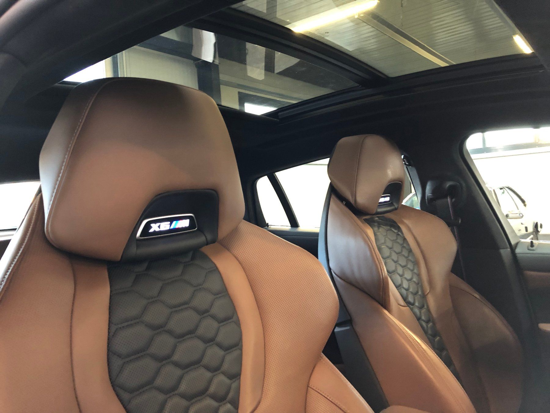 BMW Automobili: BMW X6M Steptronic M Competition – Usato da Gampelen venduto da Steuer0 6