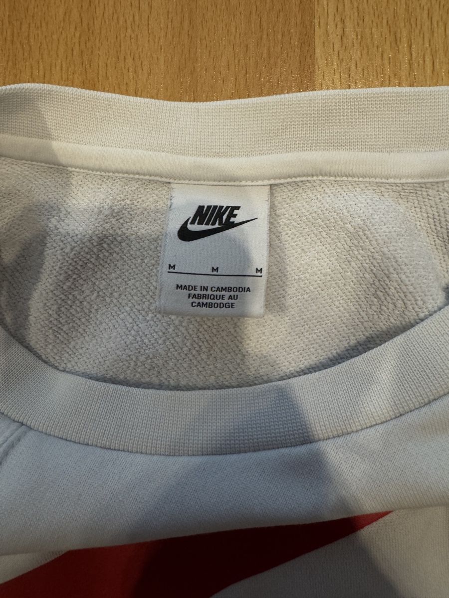 Nike Maglioni & Felpe: Nike TM Swoosh Sweater weiss – Usato da Bättwil venduto da Luc4.v1tn 2