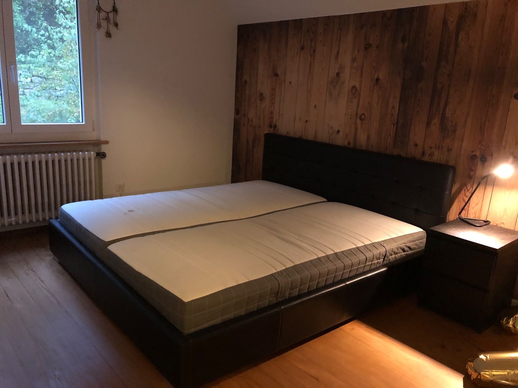 Betten: Bett in Schwarz – Gebraucht aus Stilli von  2