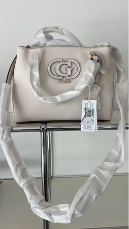 Guess Satchel Bag - Stylish Accessory for Autumn Season