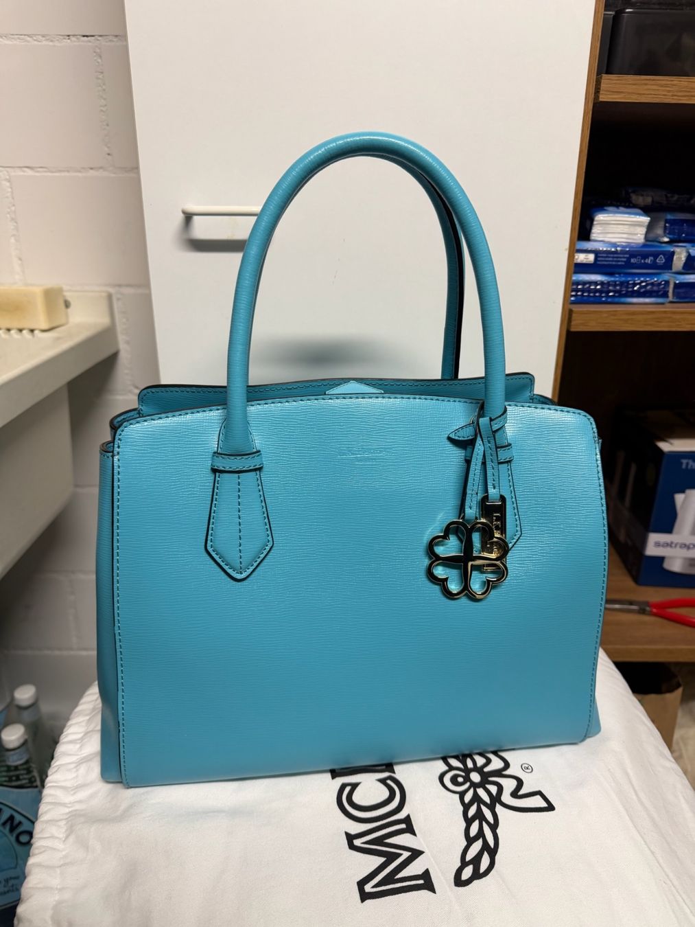 Taschen für Damen: Handtasche Leder blau LK Bennet – Neu (gemäss Beschreibung) aus Herrliberg von jun_rl8h