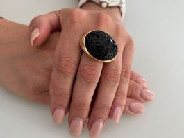 Bague Pomellato Victoria en Or Rose avec Jais et Diamant.