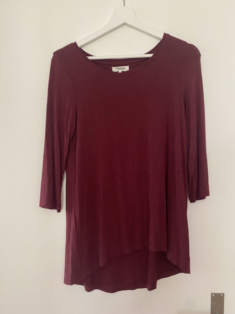 Pullover & Sweatshirts: Zalando Essentials Pullover dunkelrot Grösse XS ungetragen – Neu (gemäss Beschreibung) aus Hinwil von Cookie_B