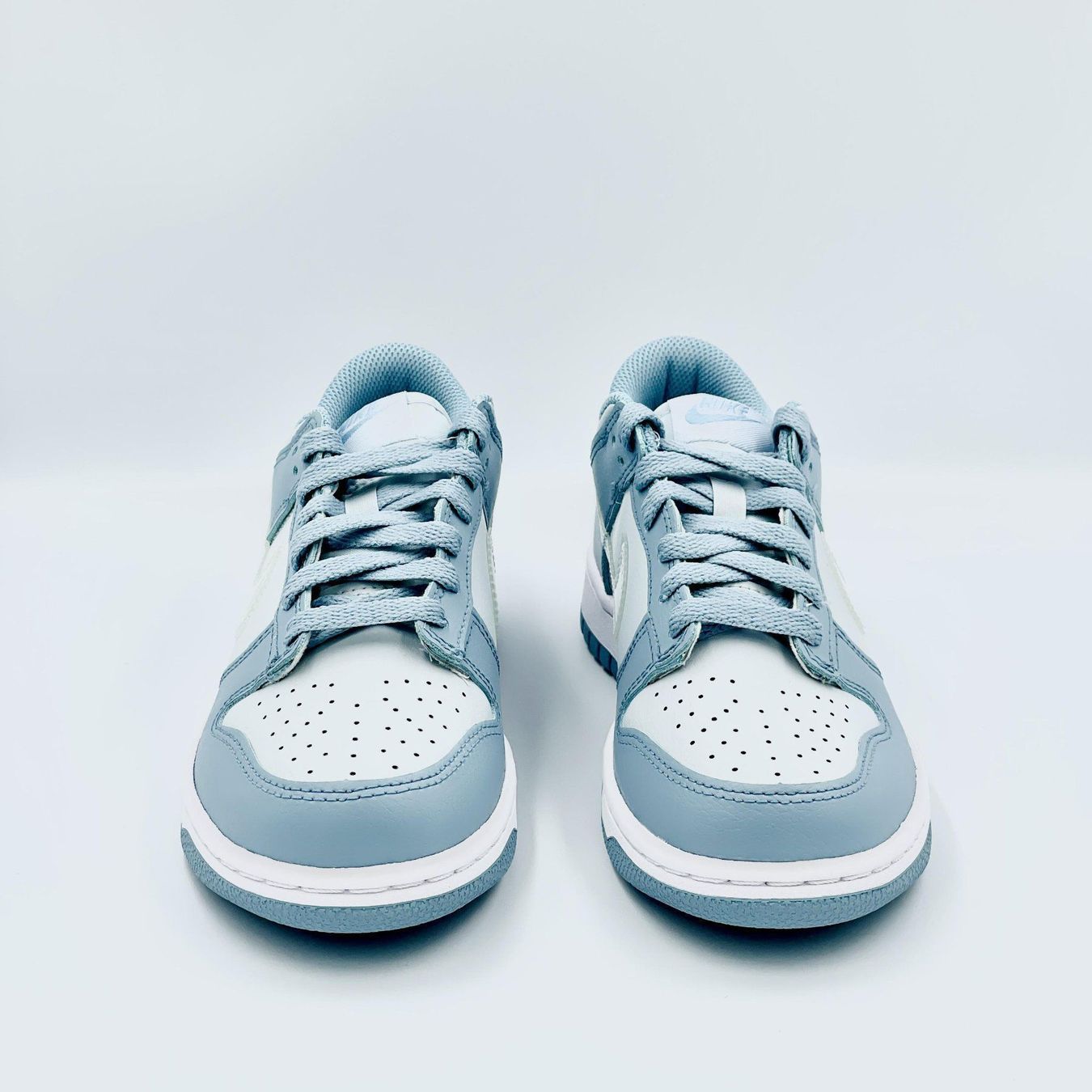 Nike Scarpe da donna: Nike Dunk Low Clear Blue Swoosh EU 38.5 – Nuovo e nell'imballaggio originale da Erlinsbach venduto da sasneakers 2