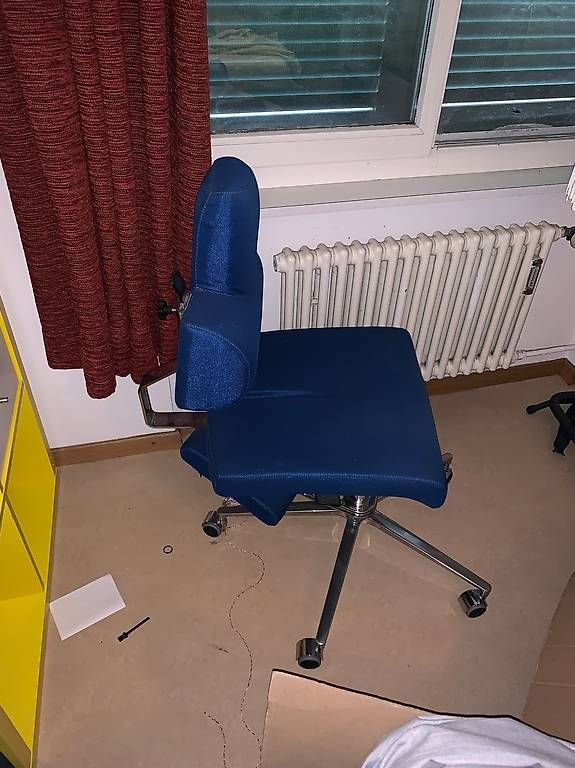 Chaises roulantes: Orthopädischer Stuhl – D'occasion à Dietikon par Ghiekorggmail 1