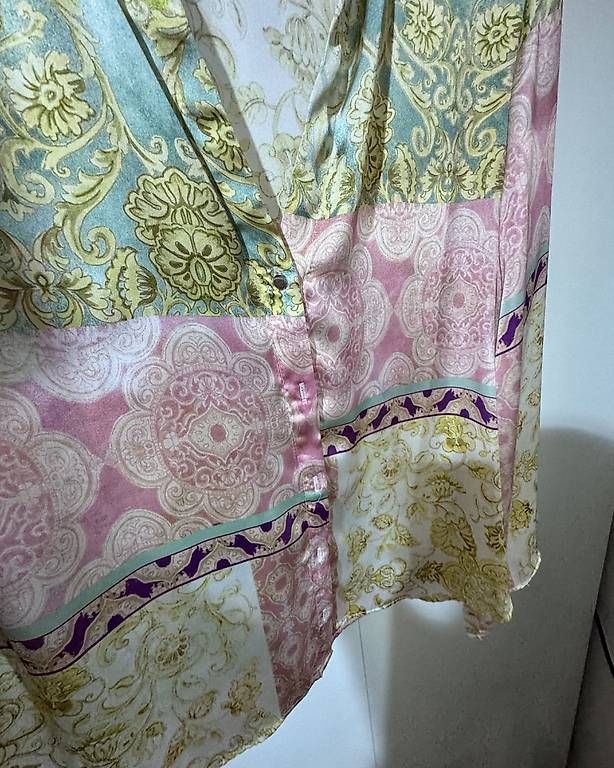 Camicette: ZARA BLUSE MIT ORNAMENTMUSTER – Nuovo e nell'imballaggio originale da Affoltern am Albis venduto da amr_c5yr 3