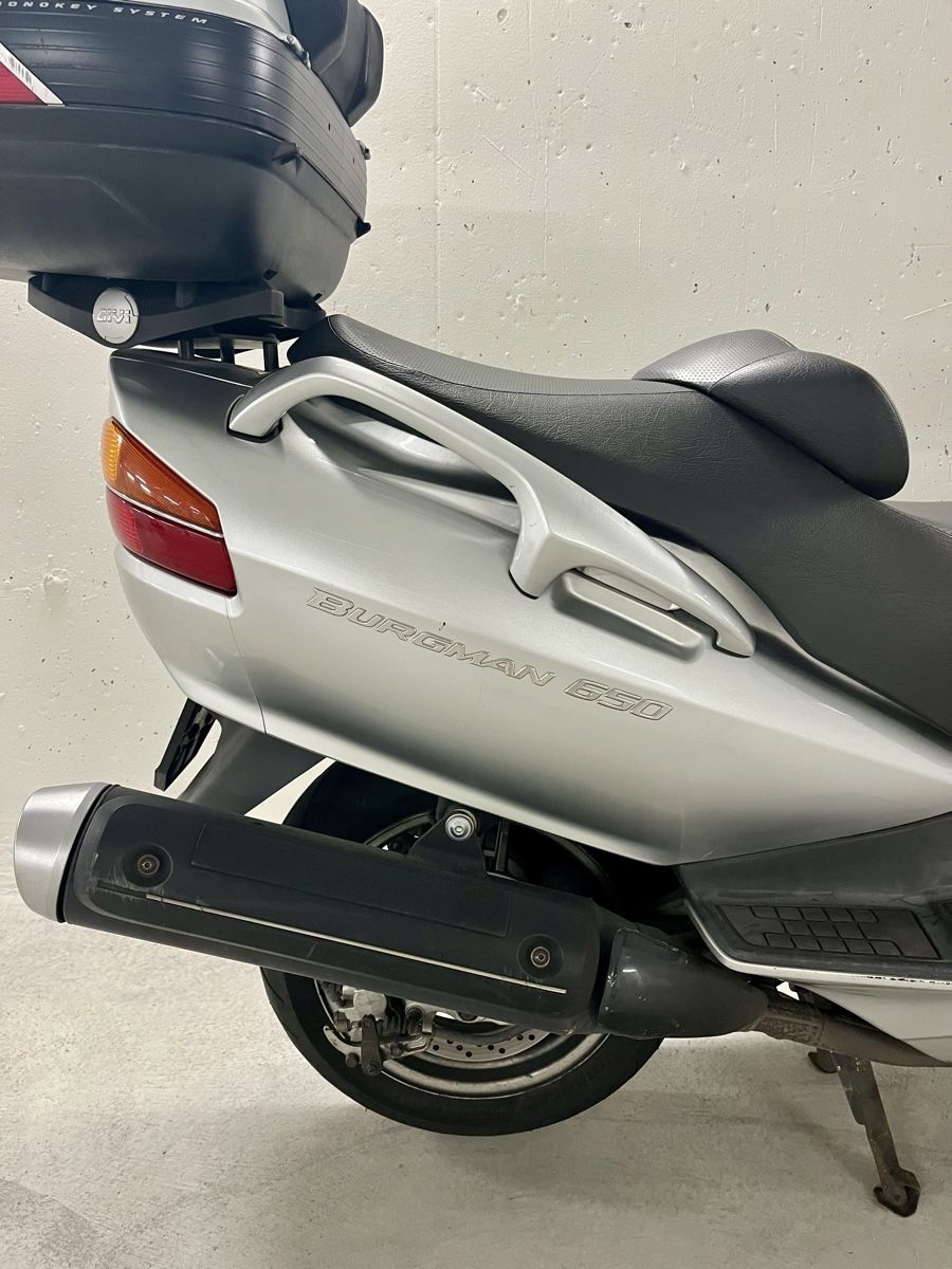 Suzuki Scooter: Suzuki Burgman AN 650 - Silver – Usato da Zürich venduto da eri_hm6j 7