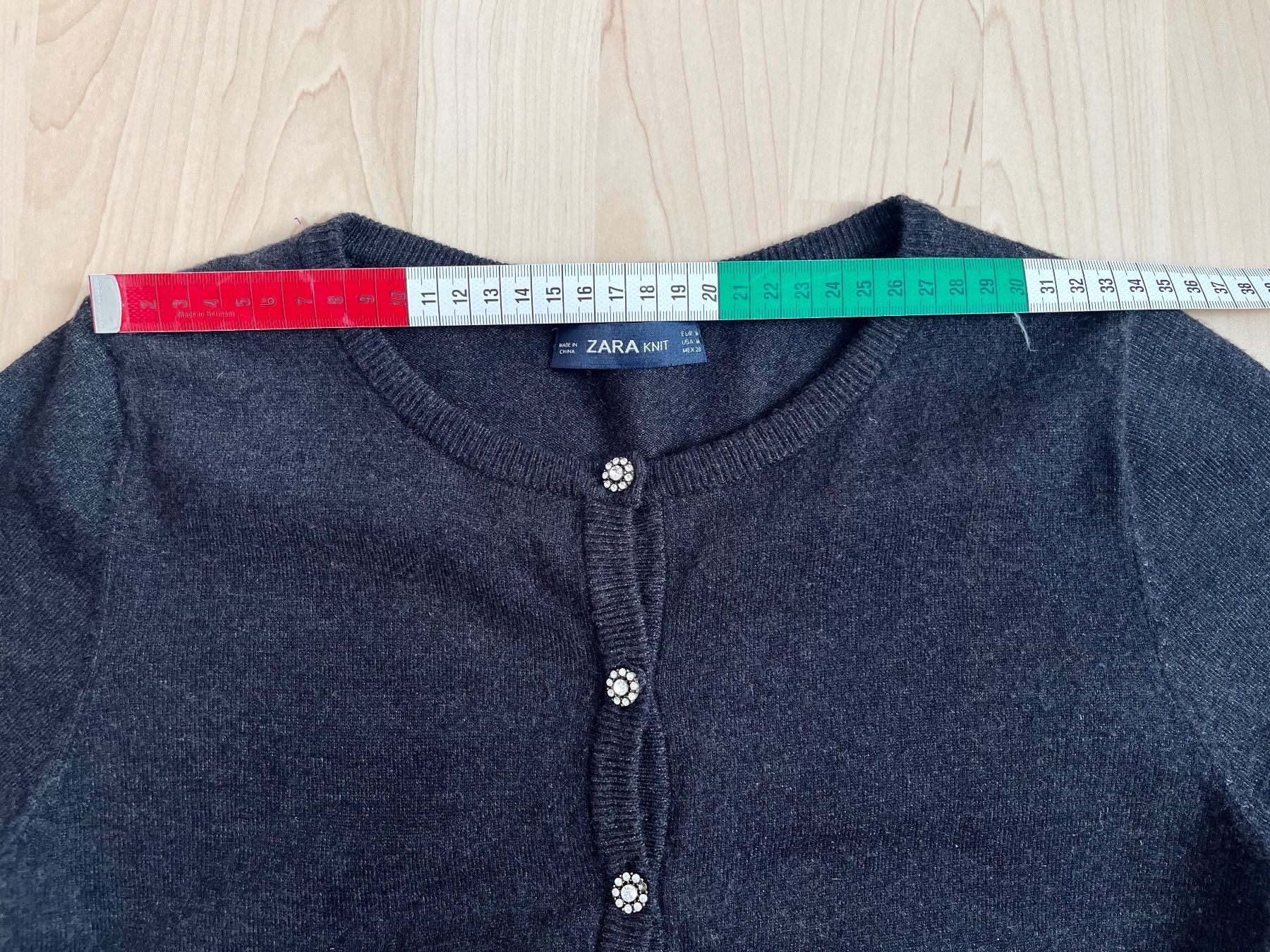 Zara Maglioni & Felpe: Zara: Strickjäckchen, Cardigan, anthrazit, Strassknöpfe, S M – Usato da Luzern venduto da ellitussi 4