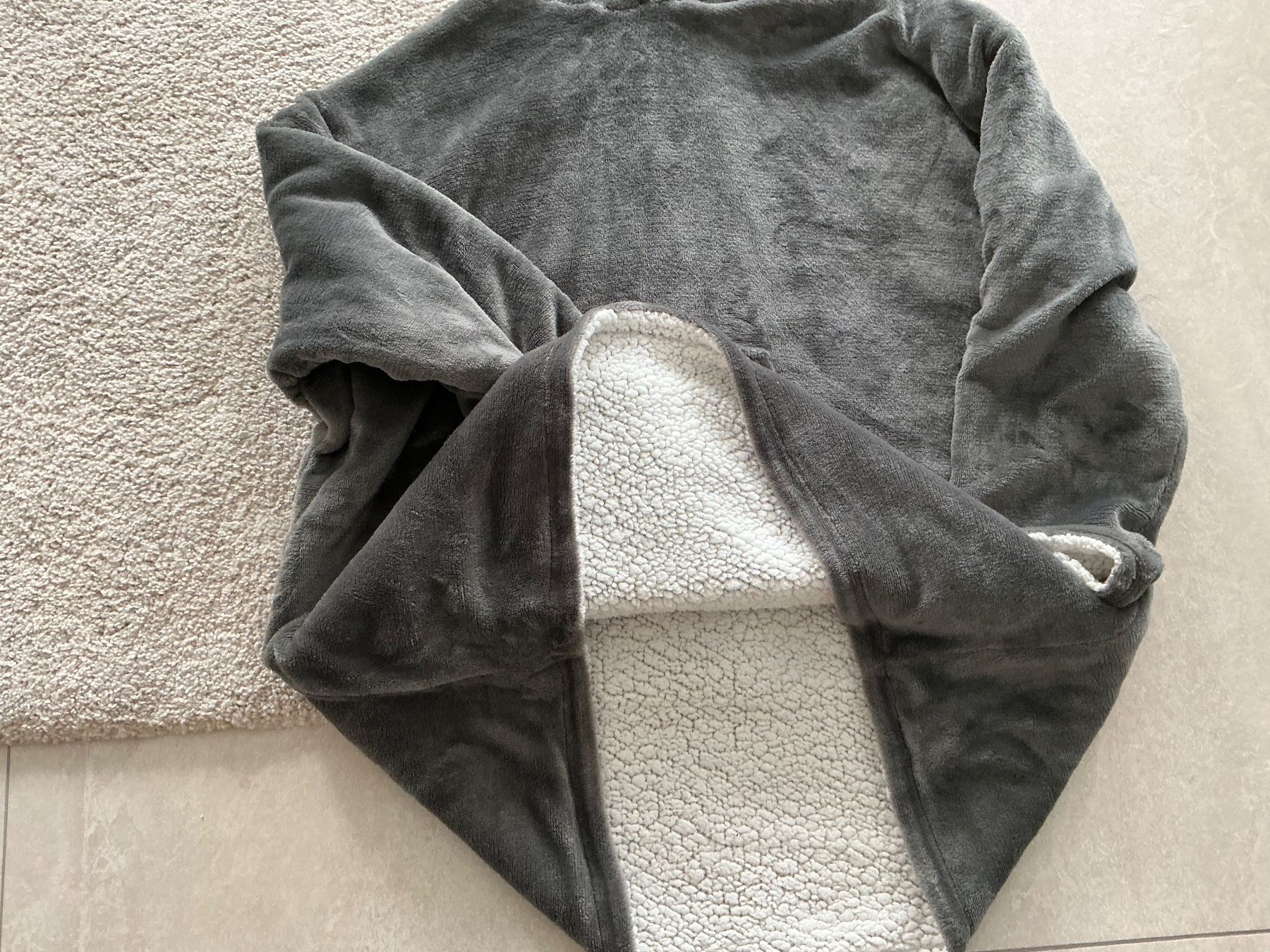 Maglioni & Felpe: Kuscheliger Hoodie Pullover Gr. Onesize – Usato da Würenlos venduto da Tina48 1