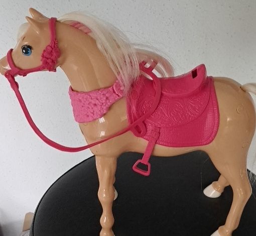 Puppen: Barbie Pferd – Gebraucht aus Baar von amplina