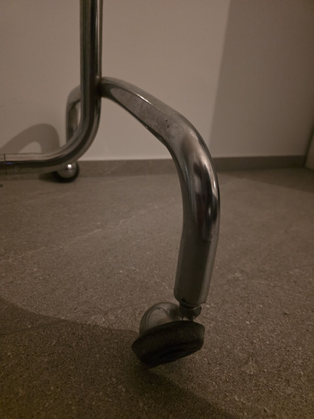 Altro in Decorazioni & Accessori: Verstellbare Kleiderstange Chrom - flexibel & stabil! – Usato da Güttingen venduto da snoopjam 4