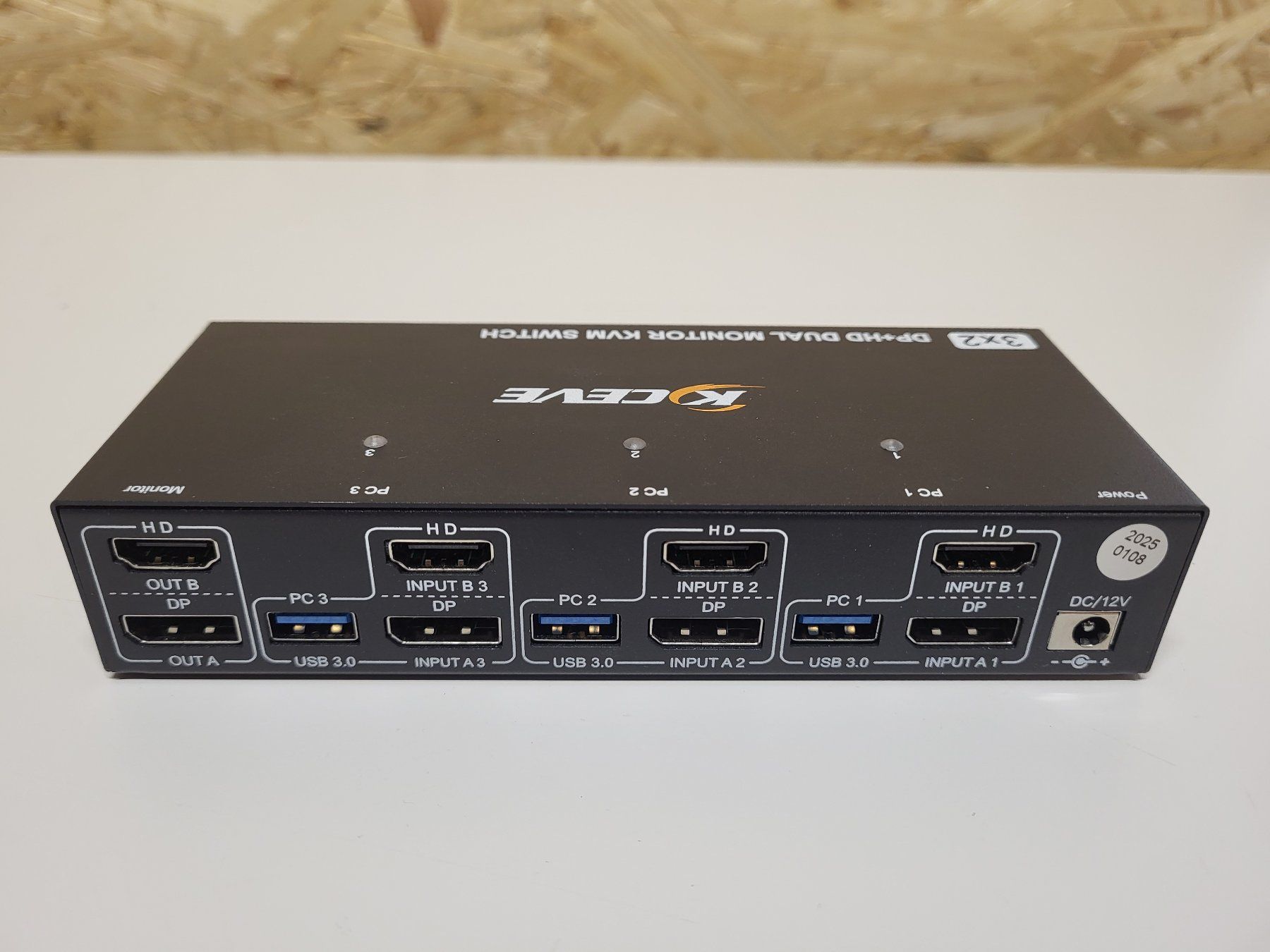 Hubs & Switches: 3-PC KVM-Switch (Modell KC-KVM302DH) – Gebraucht aus Brügg BE von POU-BELLE 2