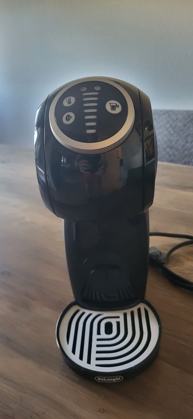 De'Longhi Macchine per caffè & Macchine per espresso: Dolce Gustao Genio s Plus Maschine – Usato da Aesch BL venduto da SW.Klus 2