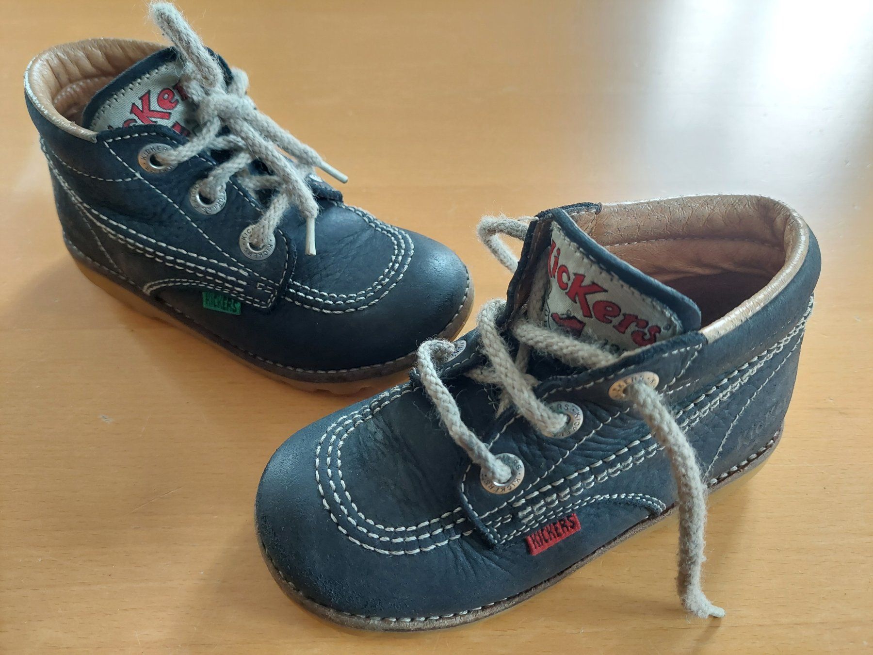 Kickers Scarpe per ragazzi: Kickers Halbschuh  Gr.27 – Usato da Zürich venduto da meymano 1