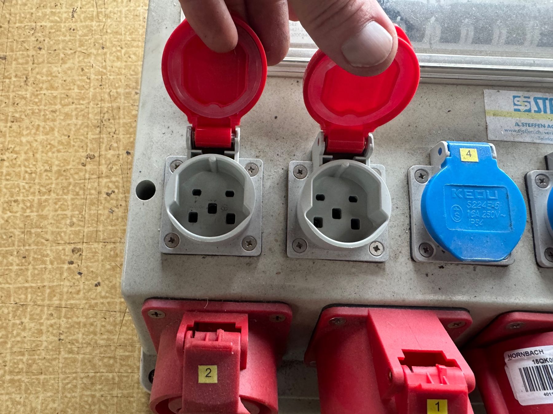 Elettrotecnica: 595 Steffen Stromverteiler aus Liquidation – Usato da Derendingen venduto da Meisterstuecke 3