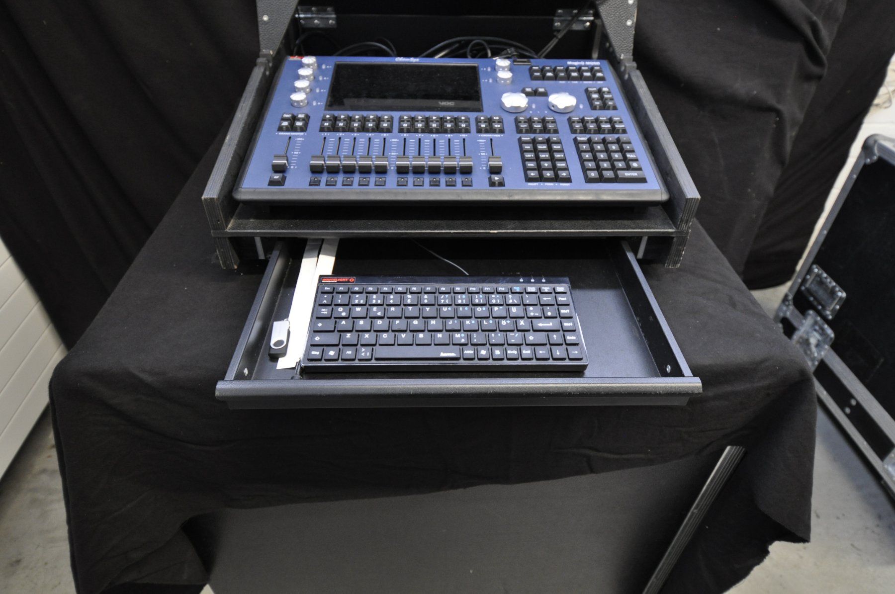 Valigie: Flightcase zu Chamsys MQ50 – Usato da Burgdorf venduto da WHITELIGHT3400 4