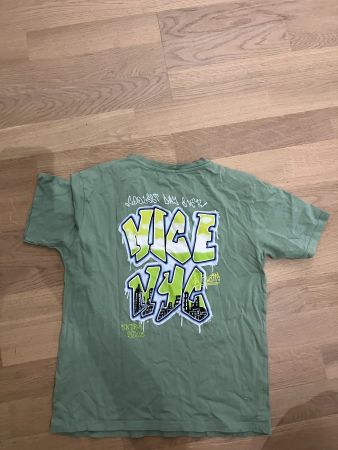 T-Shirt Gr. 140; volle Farbe