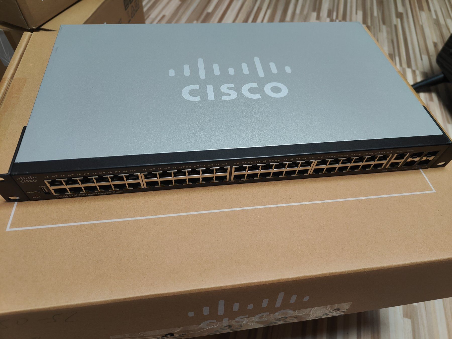 Cisco Hubs & Switches: cisco Switch SG350-52   52-Port Gigabit Managed Switch – Gebraucht aus Uster von Ct2914